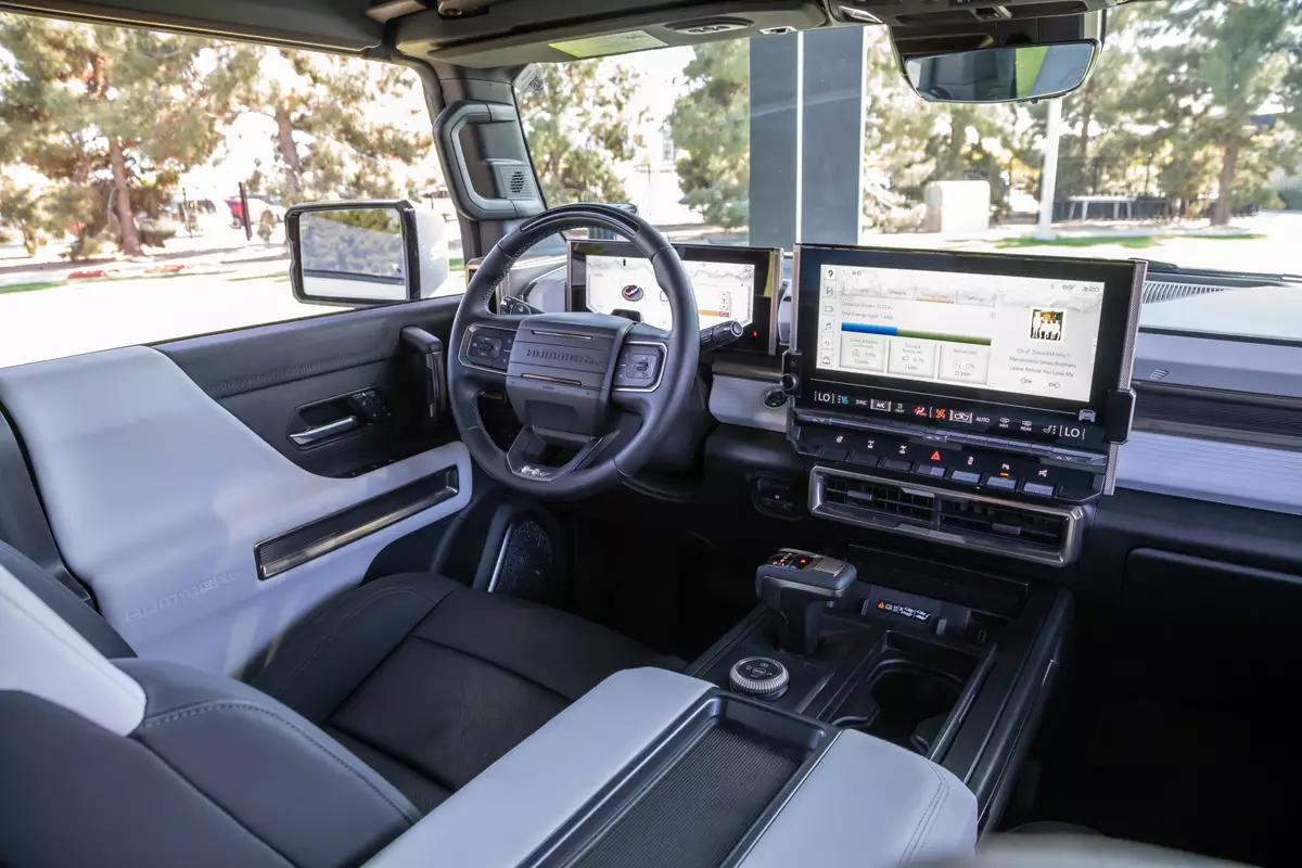 тест-драйв Пикапа GMC Hummer EV 2023 года