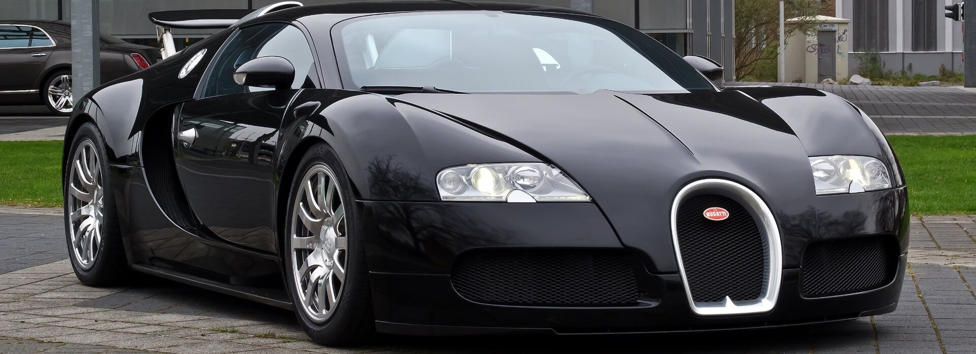ТОП авто в которых сложнее всего менять масло, Bugatti Veyron